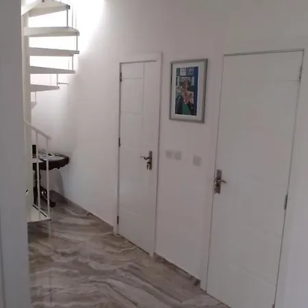 The Penthouse Flat-terrace&view Apartment