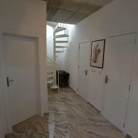 The Penthouse Flat-terrace&view * 森格莱阿